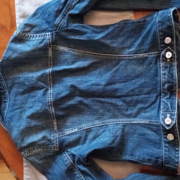 White House Black Market - Picture 5 of 8